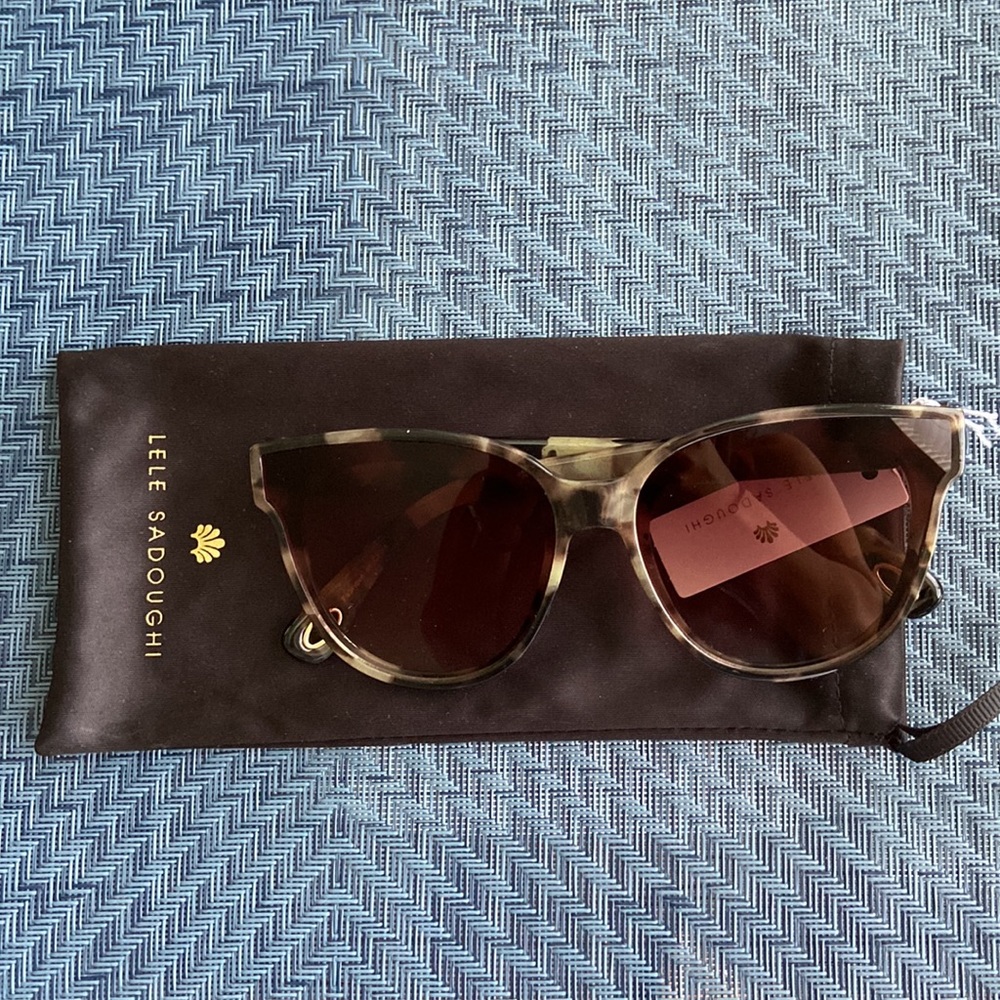 Lele Sadoughi Tortoise Sunglasses - Picture 3 of 8